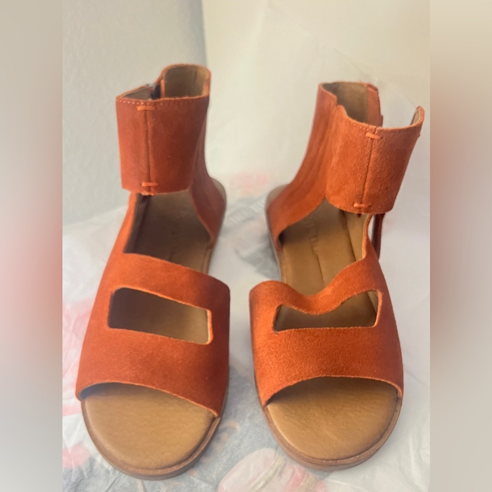 GEEWAWA Sundance Cut -out Persimon spice  Suede Gladiators sandals 7